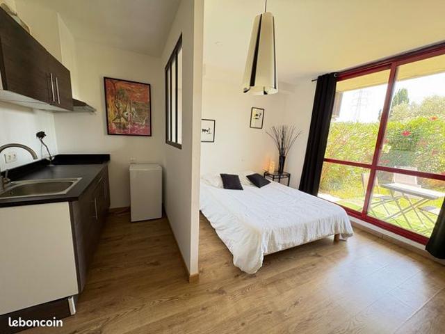 Studio 1 pièce 25 m²
