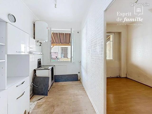 Studio 1 pièce 25 m²