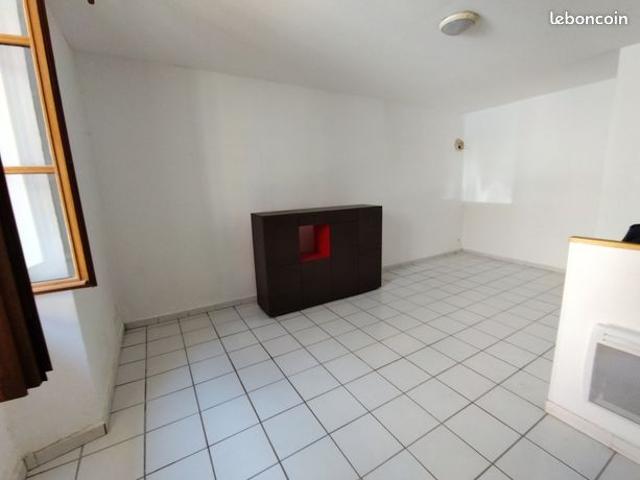 Studio 1 pièce 25 m²