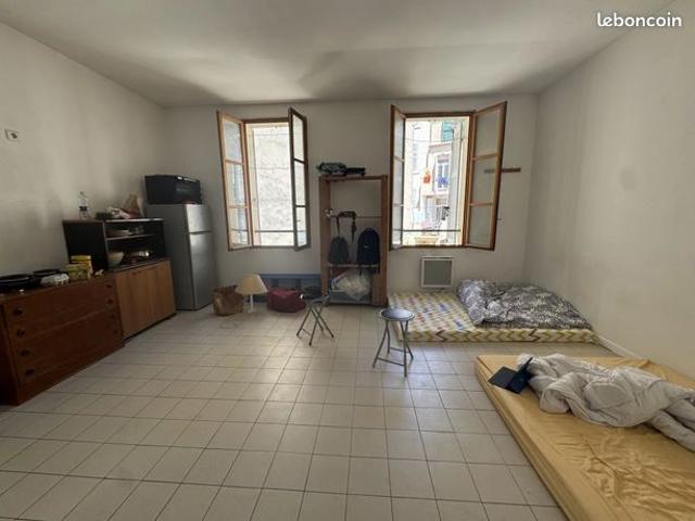 Studio 1 pièce 25 m²
