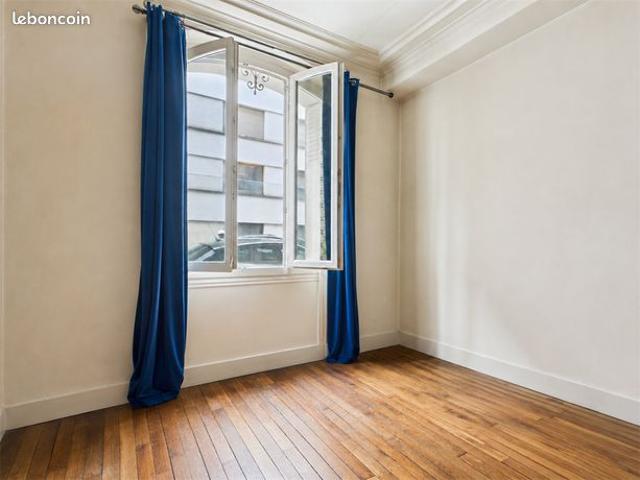 Studio 1 pièce 25 m²