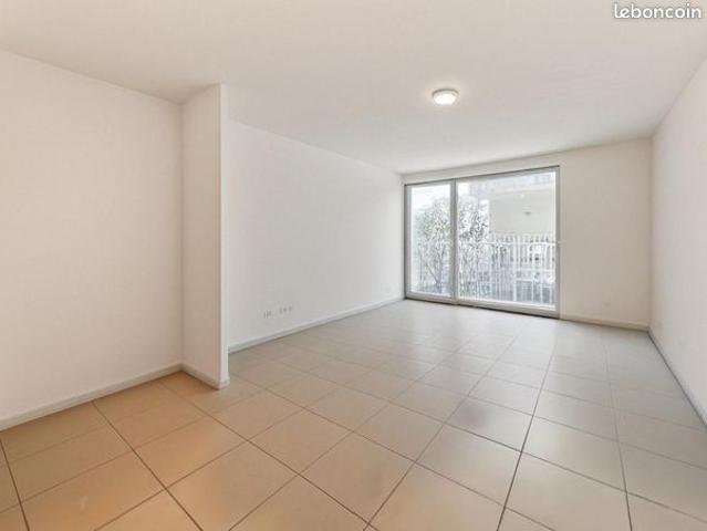 Studio 1 pièce 25 m²