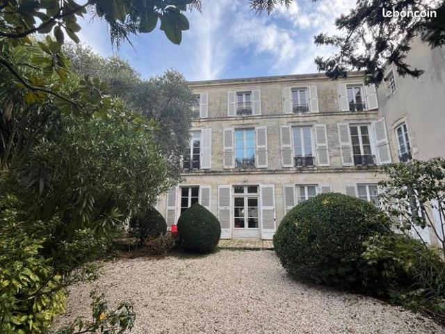 Studio 1 pièce 25 m²