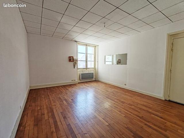 Studio 1 pièce 25 m²