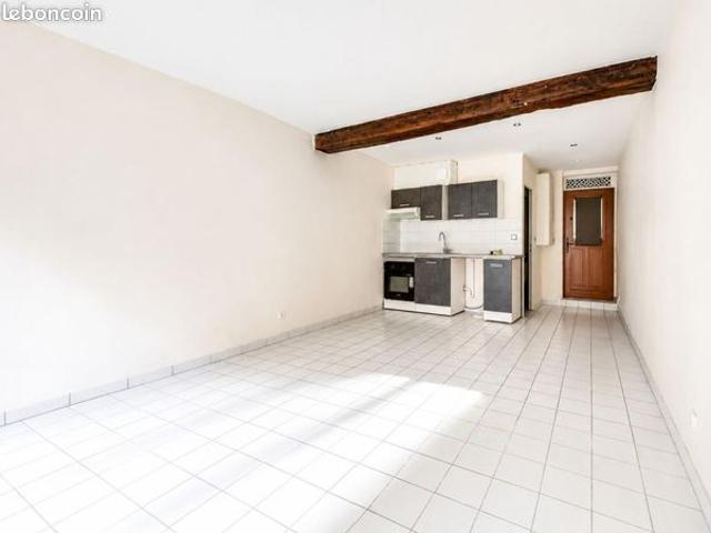 Studio 1 pièce 25 m²