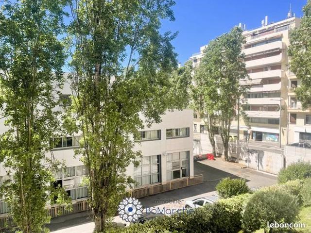 Studio 1 pièce 25 m²
