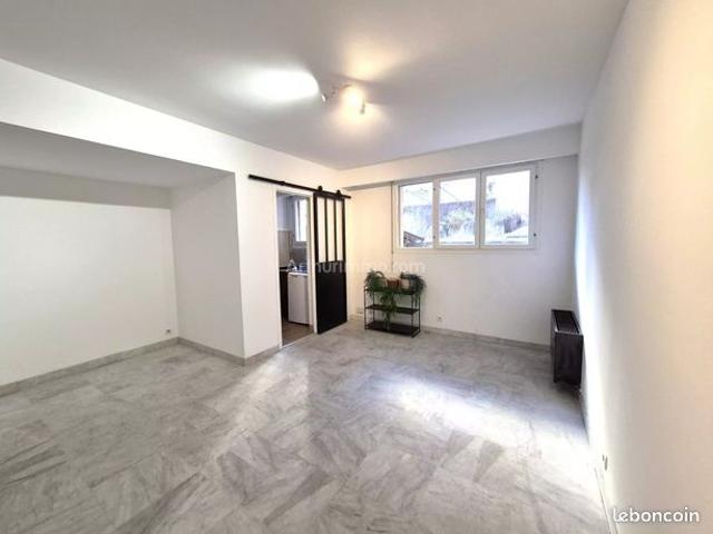 Studio 1 pièce 25 m²