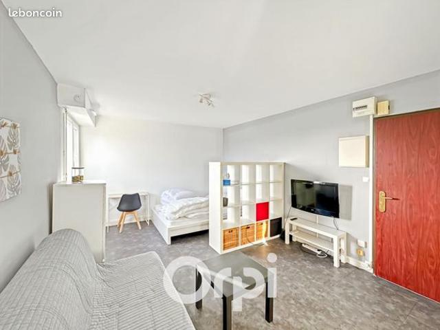 Studio 1 pièce 25 m²