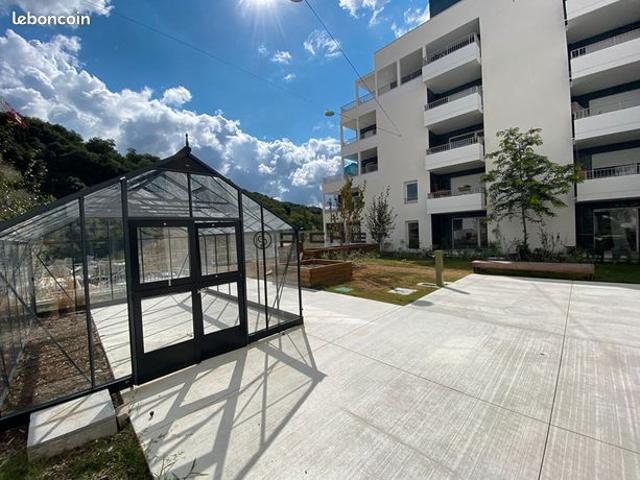 Studio 1 pièce 25 m²