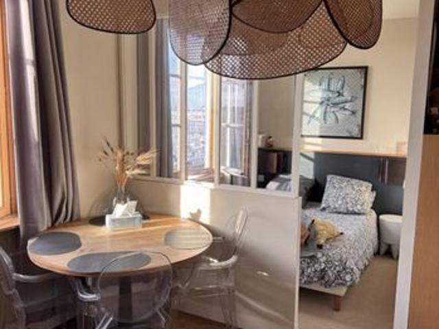Studio 1 pièce 25 m²