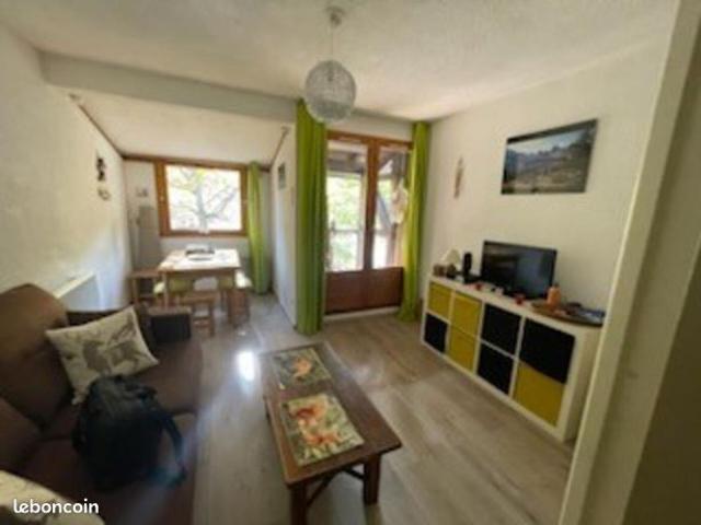 Studio 1 pièce 25 m²