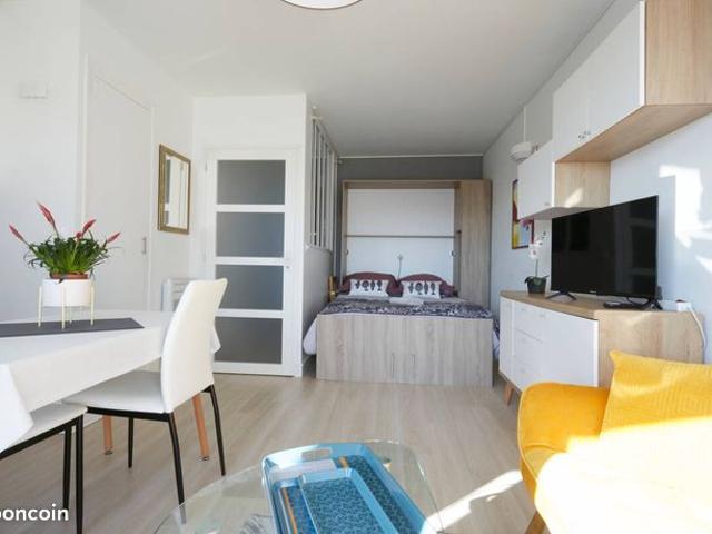 Studio 1 pièce 25 m²