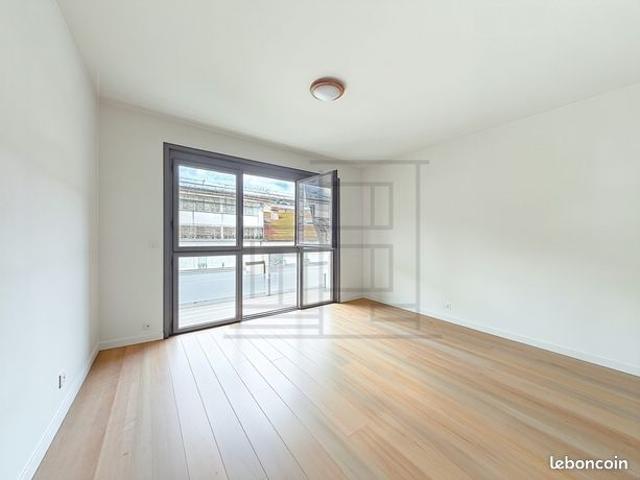 Studio 1 pièce 25 m²