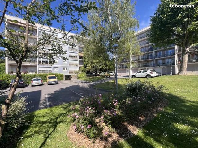 Studio 1 pièce 25 m²