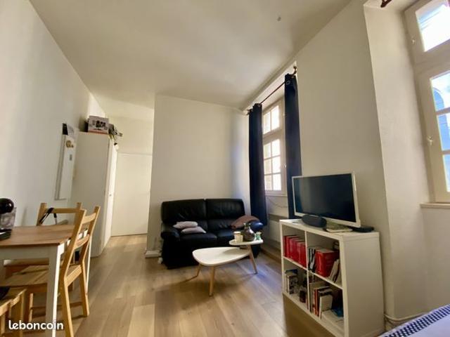 Studio 1 pièce 25 m²