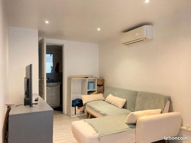 Studio 1 pièce 25 m²