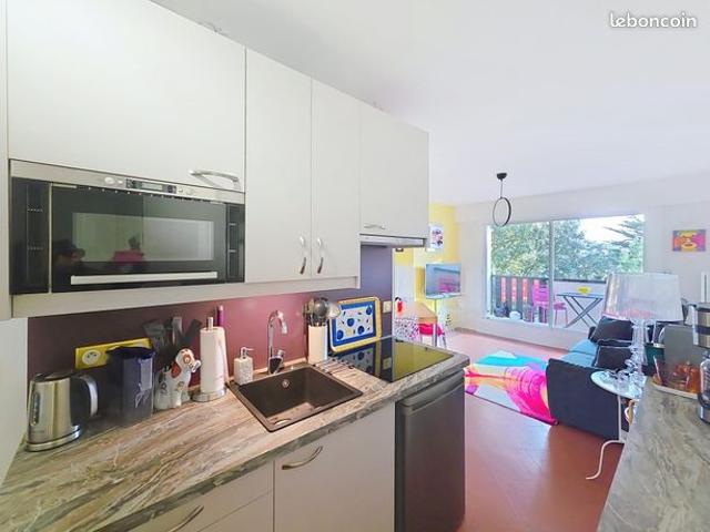 Studio 1 pièce 25 m²
