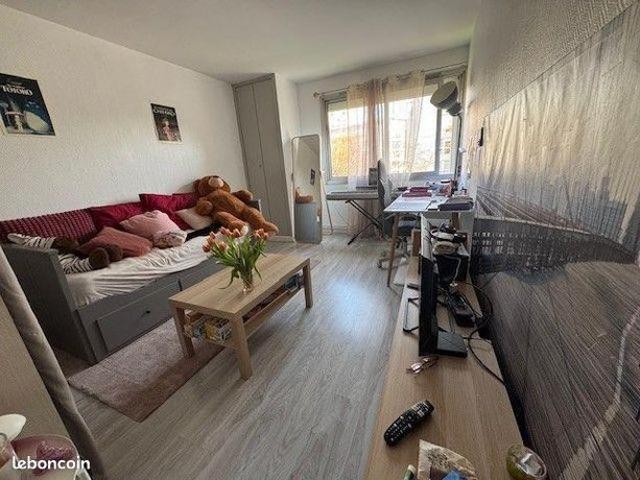 Studio 1 pièce 25 m²