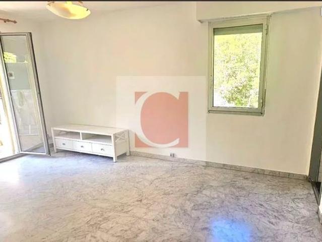 Studio 1 pièce 25 m²