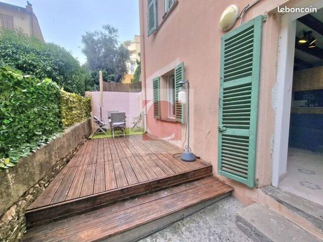 Studio 1 pièce 25 m²