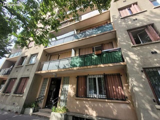 Studio 1 pièce 25 m²