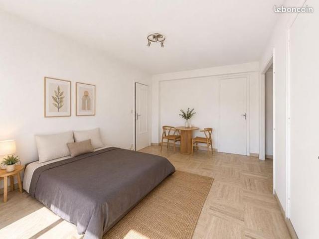 Studio 1 pièce 25 m²