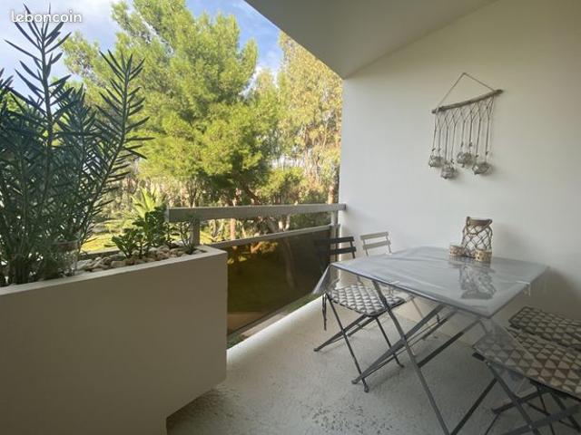 Studio 1 pièce 25 m²