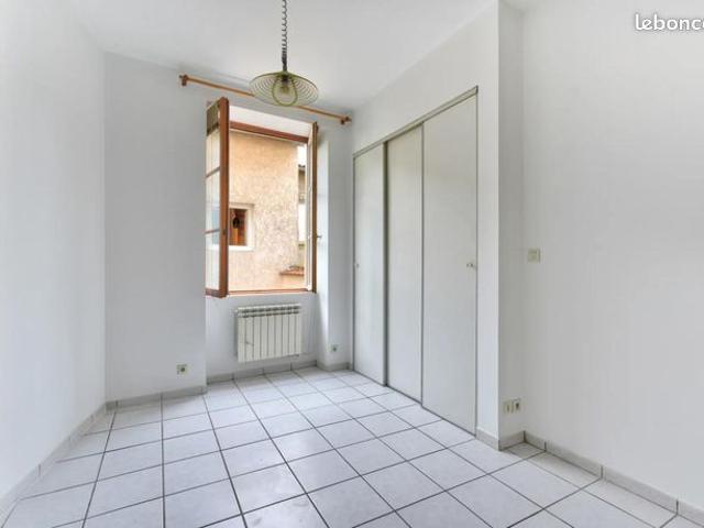 Studio 1 pièce 25 m²