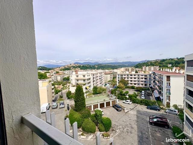 Studio 1 pièce 25 m²