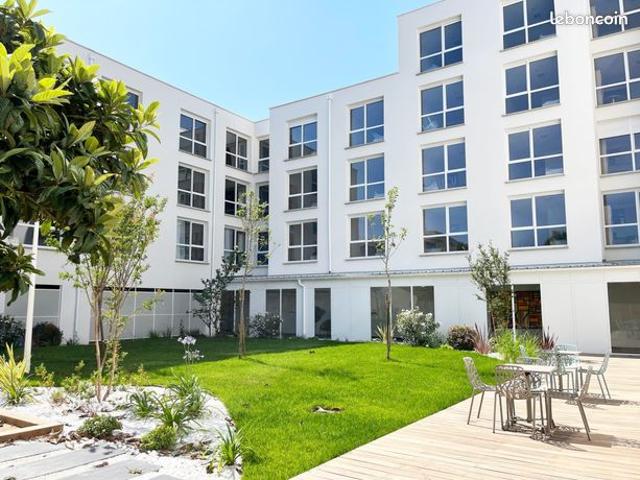 Studio 1 pièce 25 m²