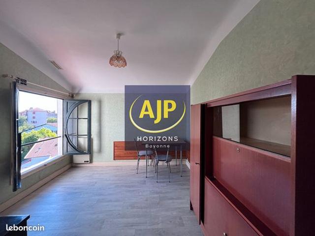 Studio 1 pièce 25 m²