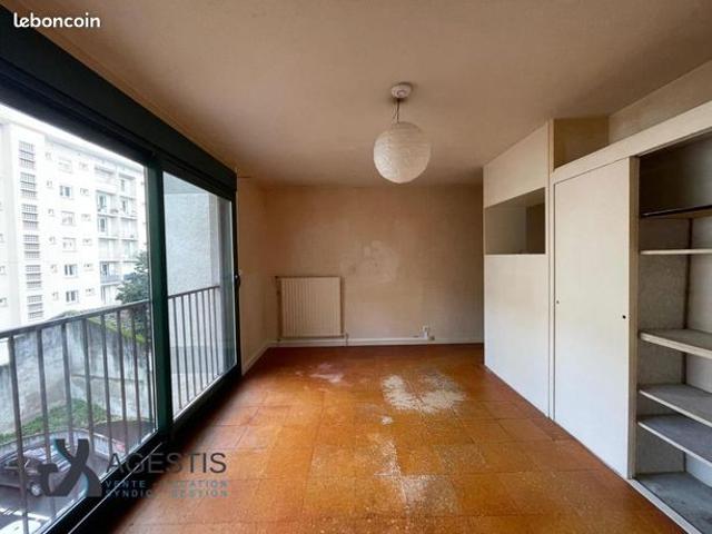 Studio 1 pièce 25 m²