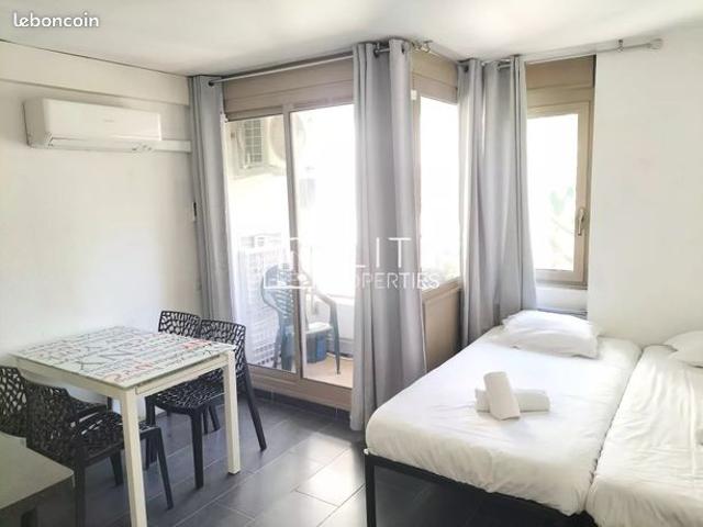 Studio 1 pièce 25 m²