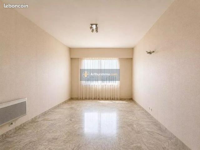 Studio 1 pièce 25 m²