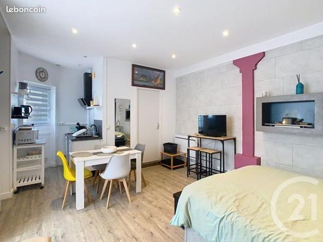 Studio 1 pièce 25 m²