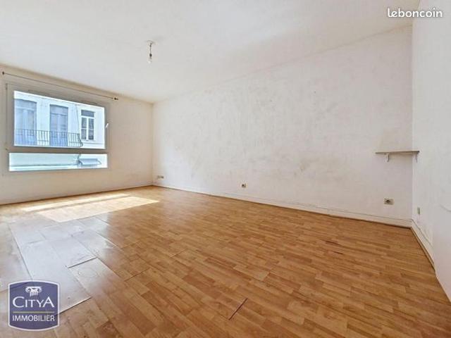 Studio 1 pièce 26 m²