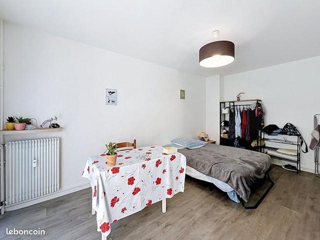 Studio 1 pièce 26 m²