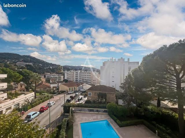 Studio 1 pièce 26 m²