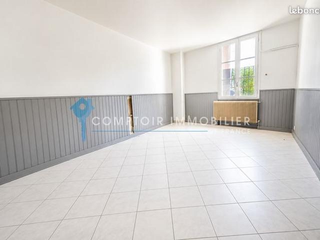 Studio 1 pièce 26 m²