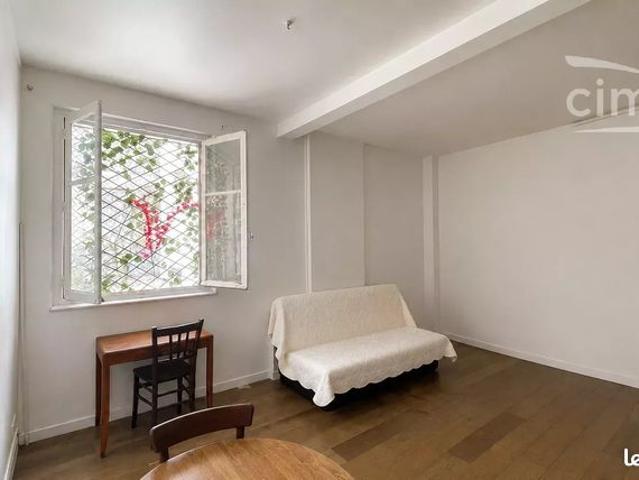 Studio 1 pièce 26 m²