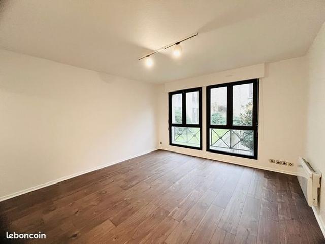 Studio 1 pièce 26 m²