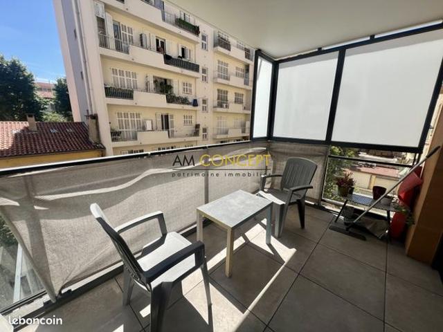 Studio 1 pièce 26 m²