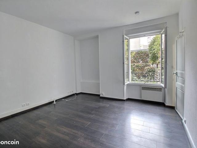Studio 1 pièce 26 m²