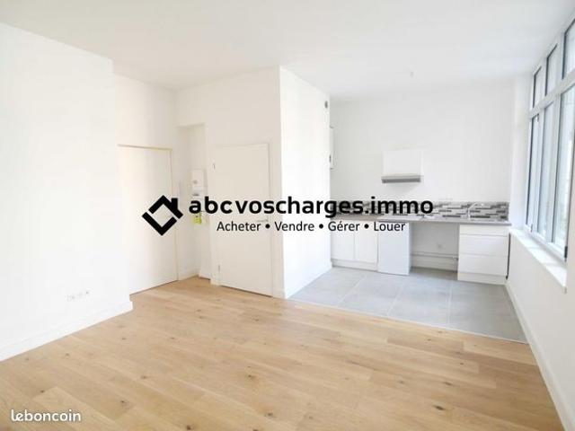 Studio 1 pièce 26 m²