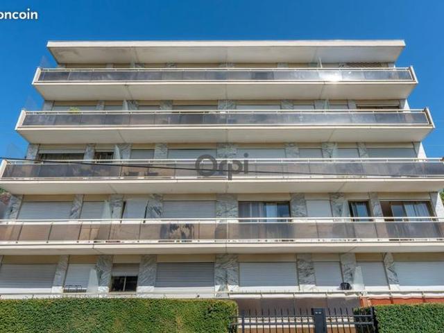 Studio 1 pièce 26 m²