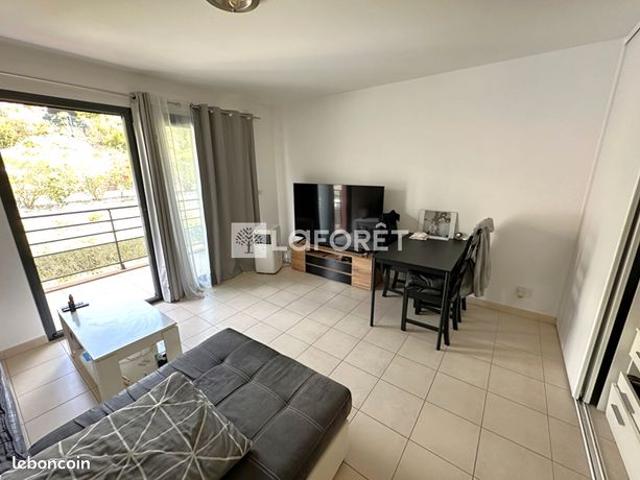 Studio 1 pièce 26 m²