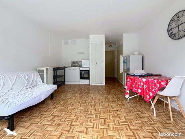Studio 1 pièce 26 m²