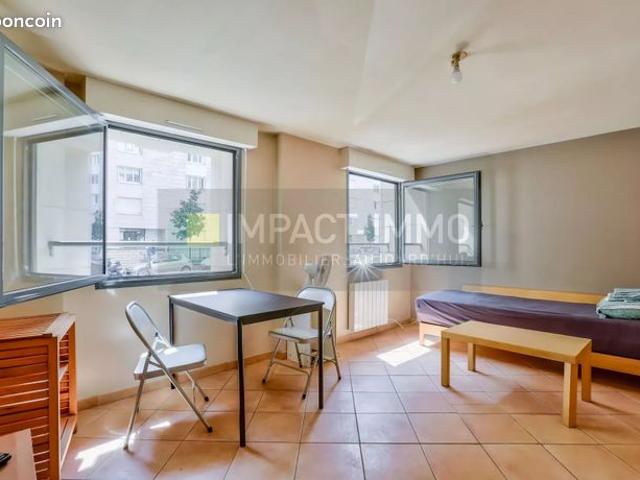 Studio 1 pièce 26 m²