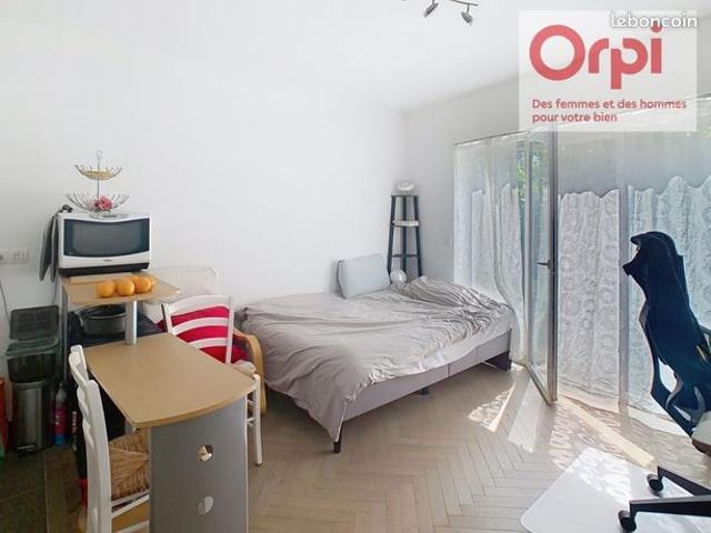 Studio 1 pièce 26 m²