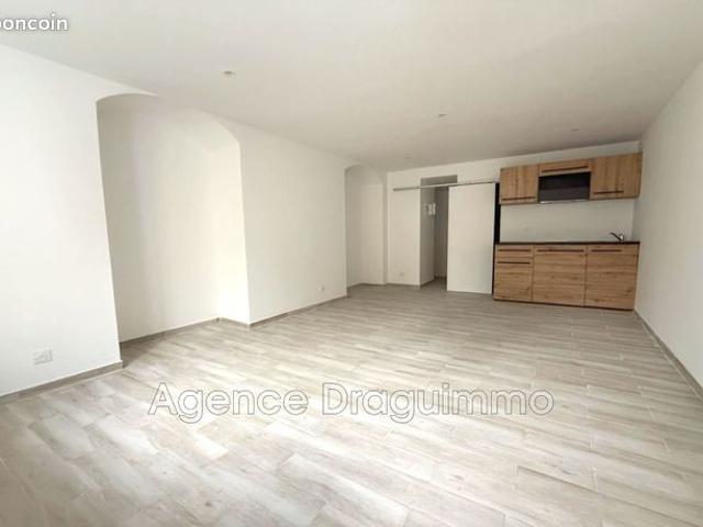 Studio 1 pièce 26 m²